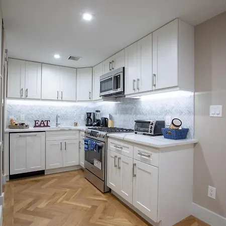 Elegant East Side Apartment New York