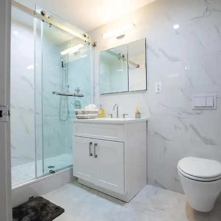 Elegant East Side Apartment