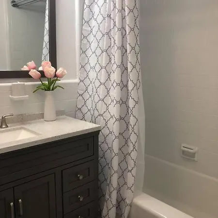 Private In Townhouse W Shared Baths Qn Bed 1-3ppl * New York
