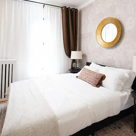 Spacious 3bd In Williamsburg Apartment