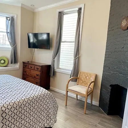Homestay Private Bedroom Near The Free Ferry Boat! New York