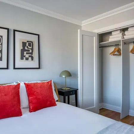 Lenox Hill 2br W Elevator Doorman Nyc-1011 Apartment