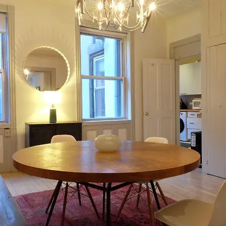 1830's Historic Merchant House On The Park Les Hotel *