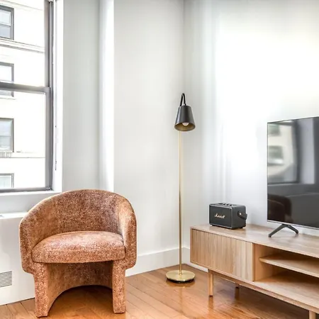 Uws 1br W Elevator Doorman Gym Nr Park Nyc-1006