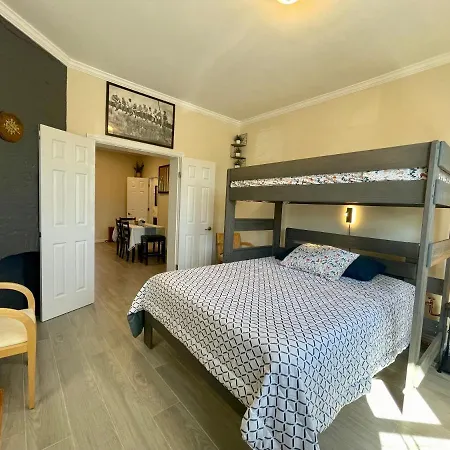 Private Bedroom Near The Free Ferry Boat! * New York