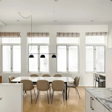 Apartment 71 Warren St *