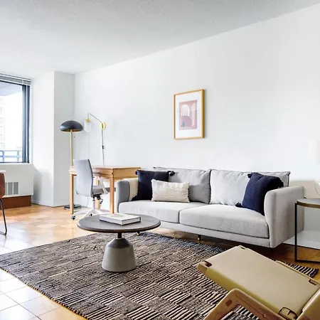 Murray Hill 1br W Doorman Gym Pool River Views Nyc-590 *