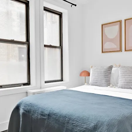 Midtown 2br W Elevator Doorman Nr Shopping Nyc-737