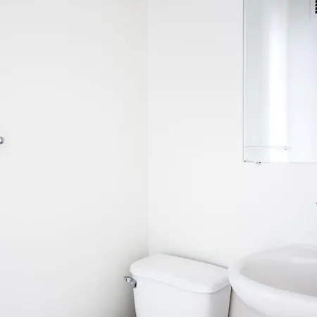 Murray Hill 1br W Doorman Gym Pool River Views Nyc-590