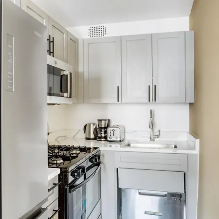 Apartment East Village 1br W Wd Nr Msq Nyc-1112 New York