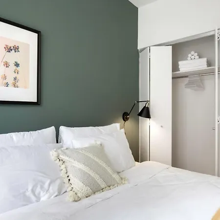 Fidi 1br W Residents Bar Golf Simulator Gym Nyc-270 New York