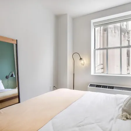 Fidi 1br W Residents Bar Golf Simulator Gym Nyc-270