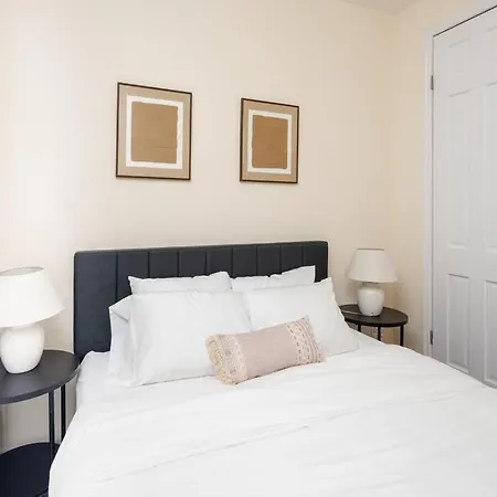 Spacious 3bd In Williamsburg Apartment *