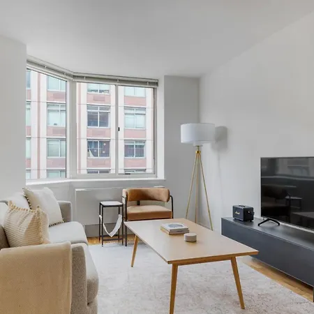 Apartment Ues W Elevator Doorman Nr Park Nyc-1039
