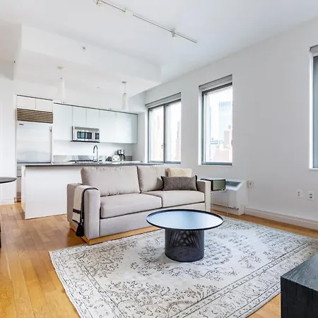 Hells Kitchen 2br W Doorman Nr Park Nyc-522