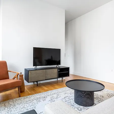 Hells Kitchen 2br W Doorman Nr Park Nyc-522 * New York