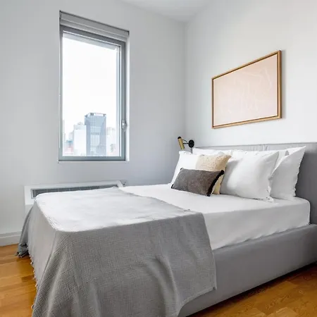 Hells Kitchen 2br W Doorman Nr Park Nyc-522 *