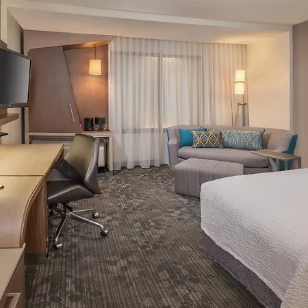 Hotel Courtyard By Marriott Queens, Jamaica 3*