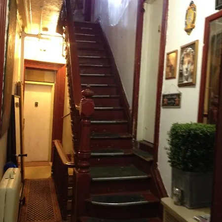 Guest house Private In Manhattan *