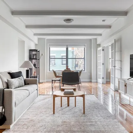 Midtown E 2br W Doorman 2 Blocks To River Nyc-700 Apartment