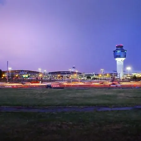 - Laguardia Airport New York