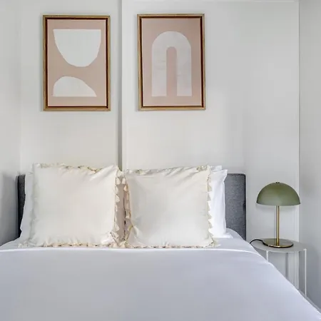 Midtown E 2br W Doorman 2 Blocks To River Nyc-700 New York