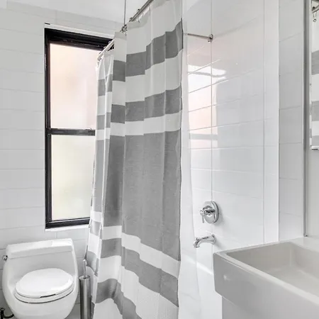 Apartment Midtown E 2br W Doorman 2 Blocks To River Nyc-700 *