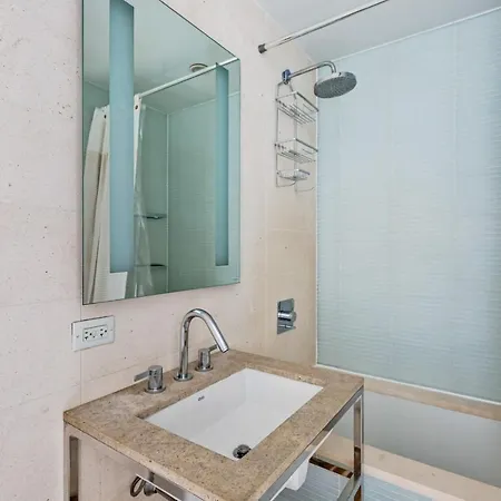 Midtown 1br W Doorman Gym Wd Nr Rock Center Nyc-1127 Apartment New York
