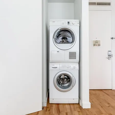 Midtown 1br W Doorman Gym Wd Nr Rock Center Nyc-1129 *