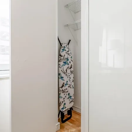 Midtown 1br W Doorman Gym Wd Nr Rock Center Nyc-1129 New York