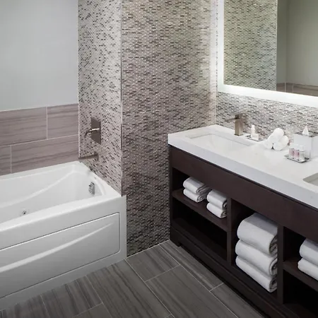 Indigo Flushing - Laguardia Hotel