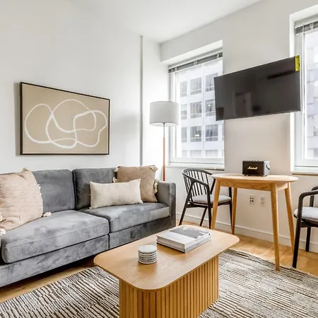 Apartment Midtown 1br W Doorman Gym Wd Nr Rock Center Nyc-1129 New York