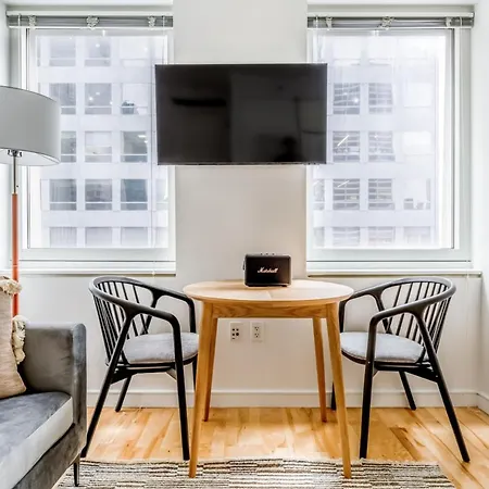 Midtown 1br W Doorman Gym Wd Nr Rock Center Nyc-1129