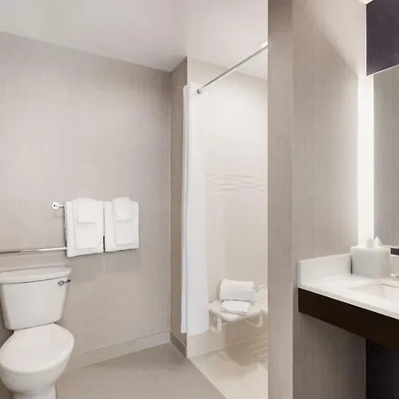 By Marriott Jfk Airport New York