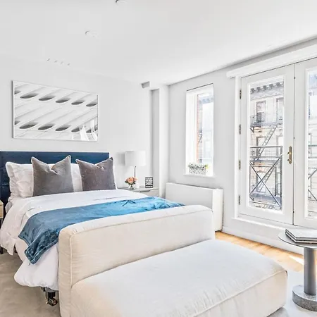 Luxe Studio In Upper East Side With Charming Juliet Balcony * New York
