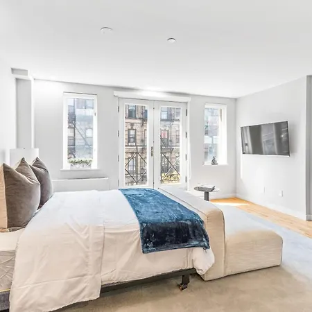 Luxe Studio In Upper East Side With Charming Juliet Balcony Holiday home *