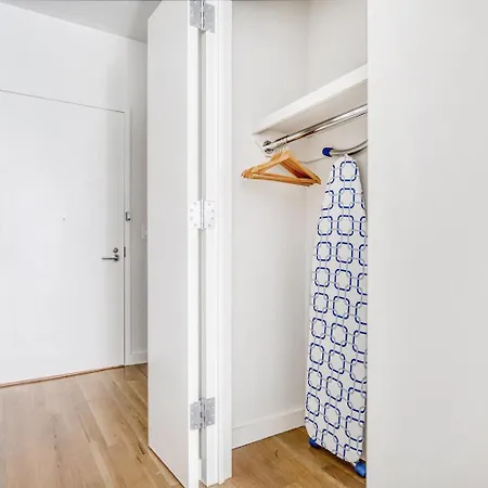 Apartment Ues 1br W Doorman Gym Nr Carl Schurz Park Nyc-642 New York