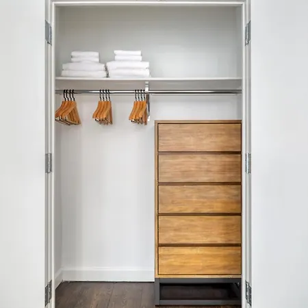 Apartment Uws 1br W Gym Doorman Nr Park Nyc-1100