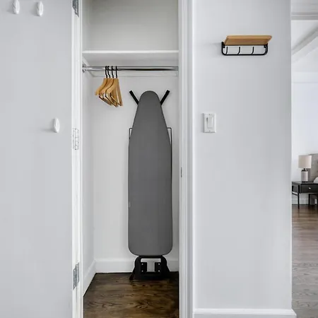 Apartment Uws 1br W Gym Doorman Nr Park Nyc-1100 New York