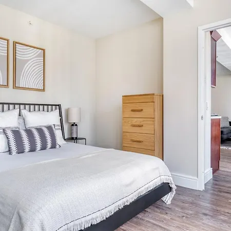 Apartment Ues 1br W Gym Doorman Nr Carl Schurz Park Nyc-653 *