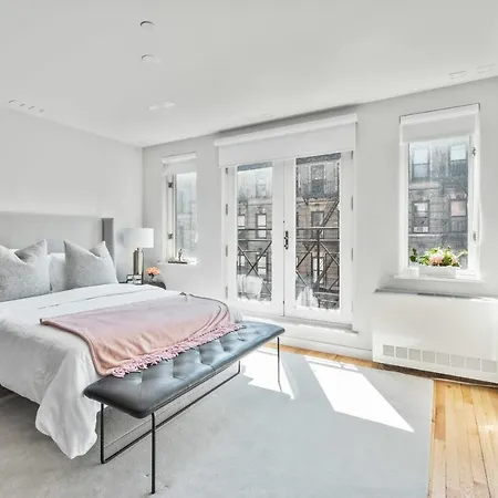 Luxe Studio Ste In Upper East Side With Charming Juliet Balcony