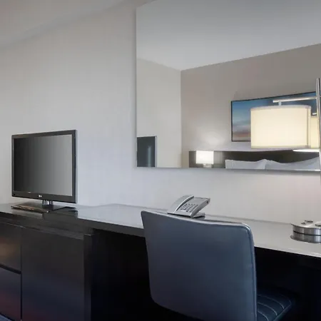 Courtyard By Marriott Jfk Airport Hotel 3*