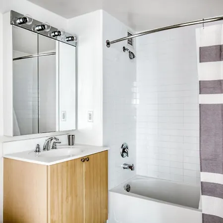 Lic 1br W Doorman Gym Pool Nr E River Nyc-690 *