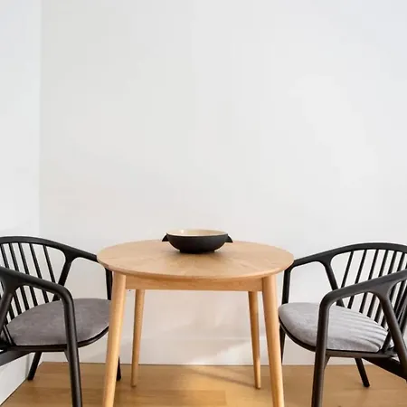 One Bed Downtown Manhattan Apartment
