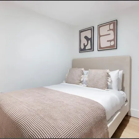 One Bed Downtown Manhattan Apartment *