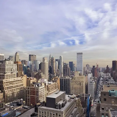 Renaissance Midtown 4*