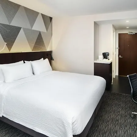 Courtyard By Marriott Long Island City/new York Manhattan View 3*