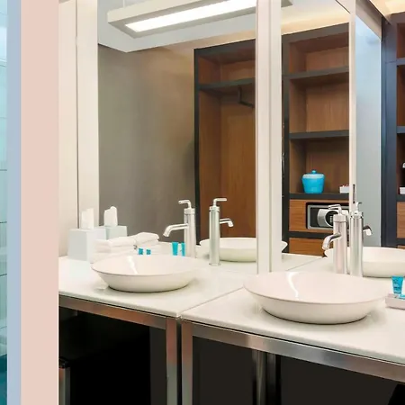 Aloft By Marriott Harlem Hotel 4*