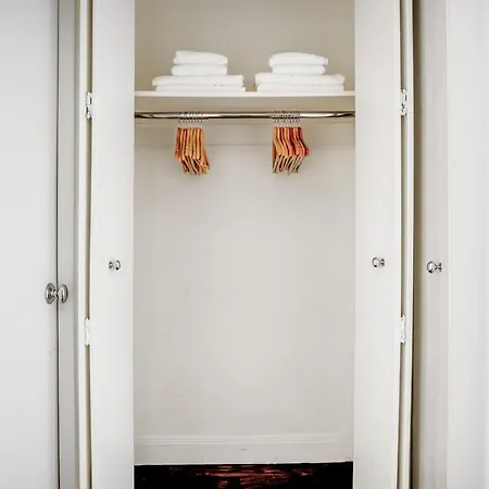 Apartment Ues W Balcony Gym Doorman Nyc-89