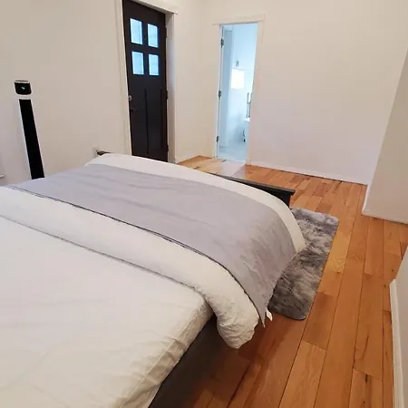 Gorgeous Victorian House!! Entire In Sam's Villa New York